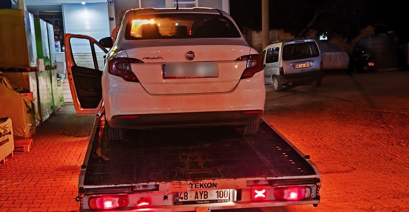 Muğla’nın Bodrum ilçesinde yetkisiz yolcu taşımacılığı (korsan taksi) yapan kişilere