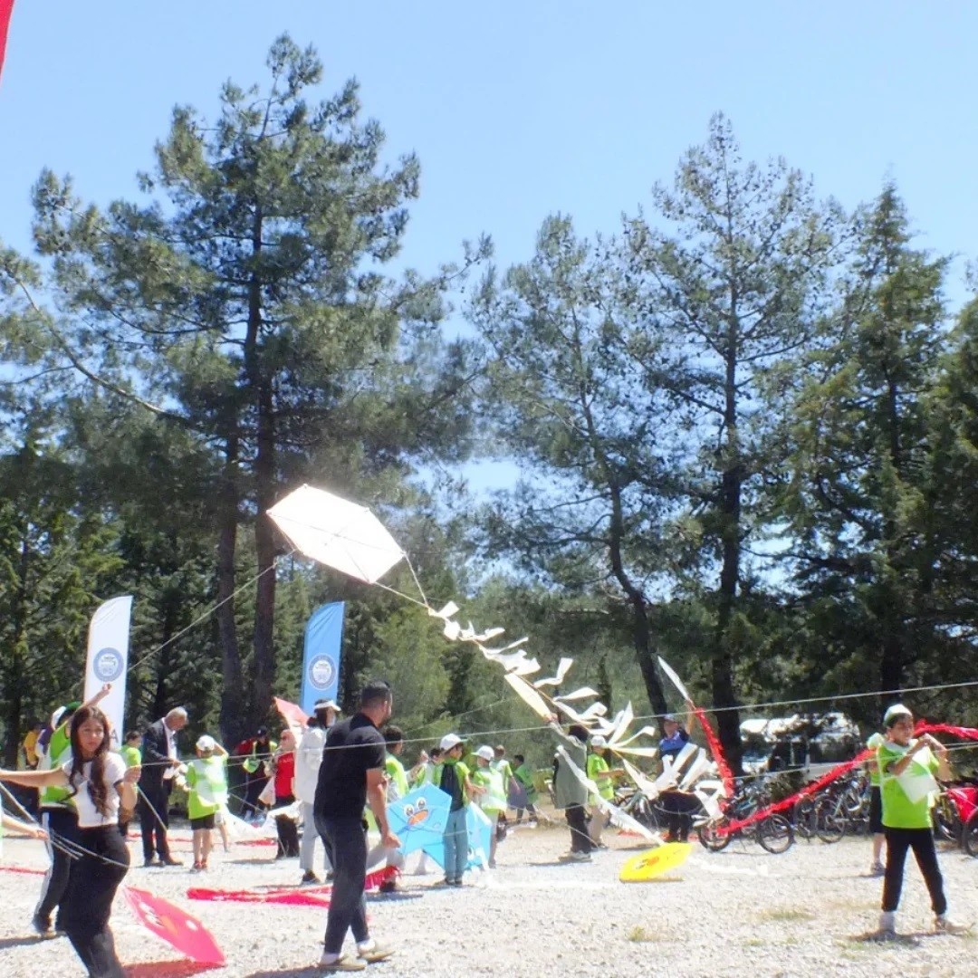 Muğla’da Gençlik Haftası kutlamaları, gençlerin enerjisi ve doğanın eşsiz güzelliğiyle