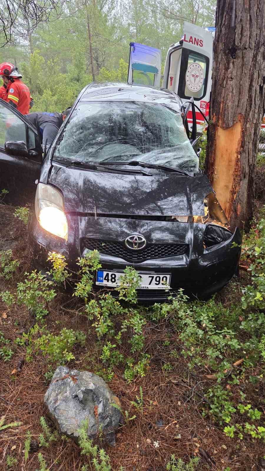 Muğla’nın Bodrum ilçesinde kontrolden çıkan otomobilin ormanlık alana uçması sonucu