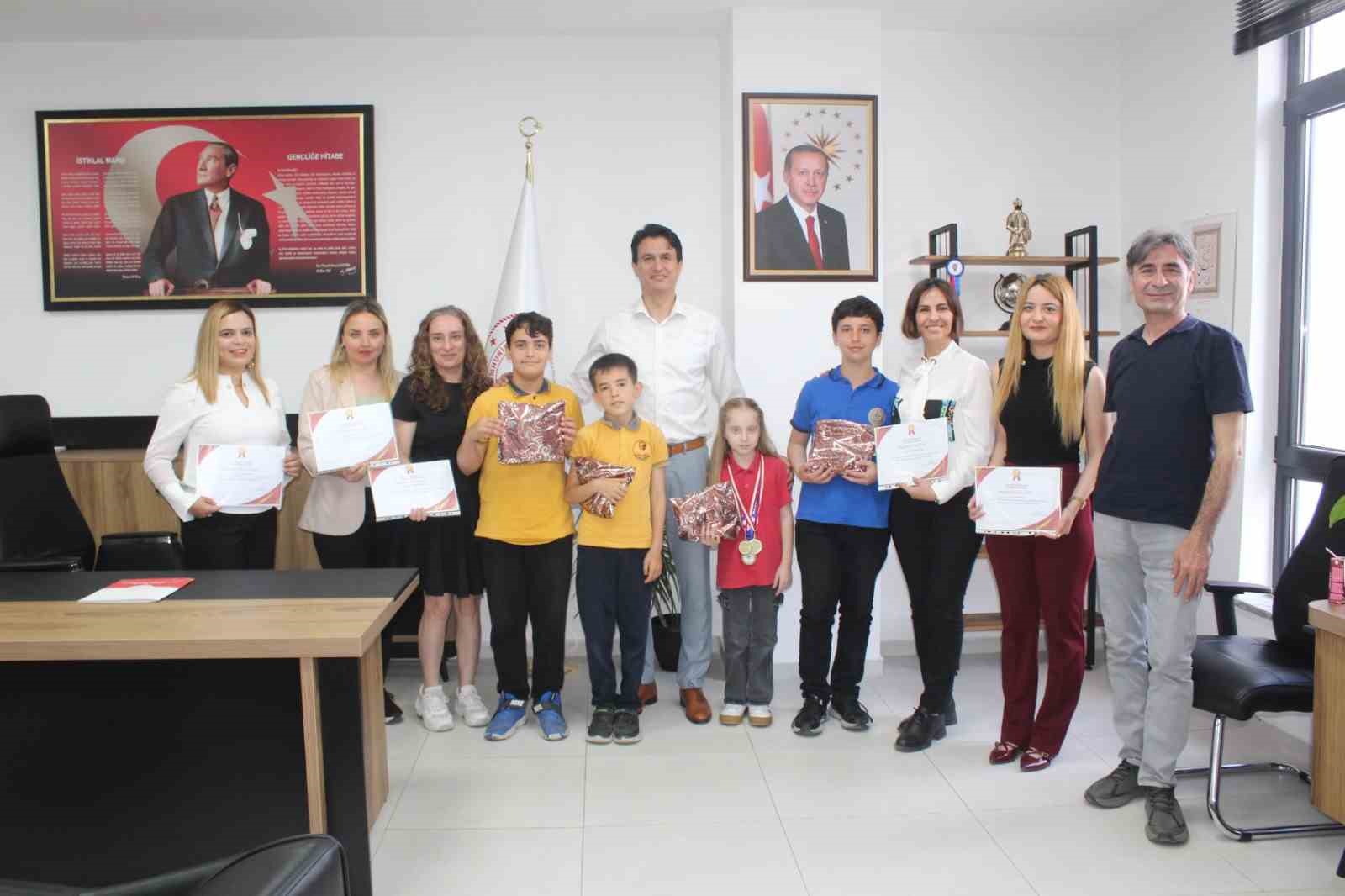 Muğla’nın Köyceğiz ilçesinde 8. Türkiye Akıl ve Zeka Oyunları Turnuvasında