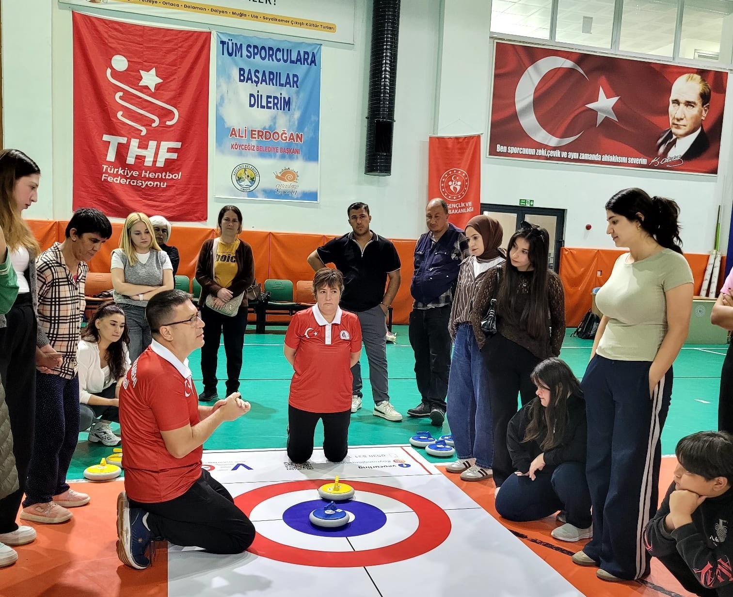 Muğla’nın Köyceğiz ilçesinde ‘El Ele Projesi’ kapsamında özel bireyler ve