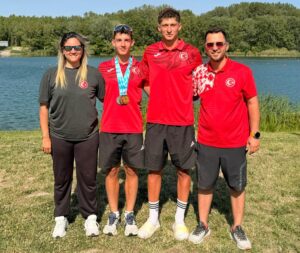 Muğla’nın Köyceğiz ilçesinde kano sporuyla uğraşan iki sporcu Bratislava’da üstün