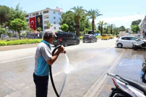 Marmaris Belediyesi, hem ilçe sakinlerinin hem de tatilcilerin huzurlu bir