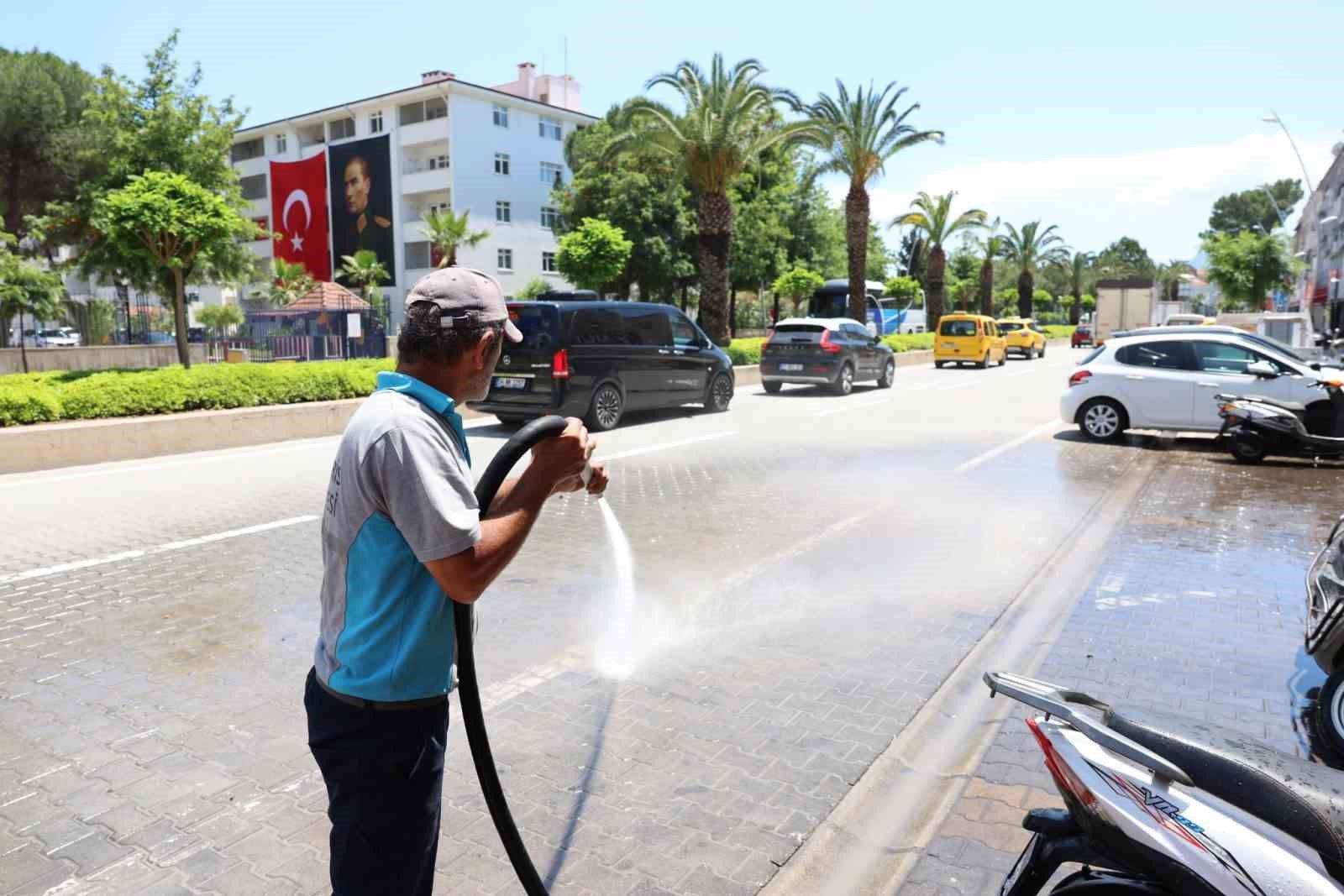 Marmaris Belediyesi, hem ilçe sakinlerinin hem de tatilcilerin huzurlu bir
