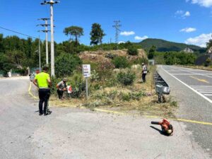 Muğla’nın Marmaris ilçesinde belediye ekipleri, bayram öncesi yol güvenliğini artırmak