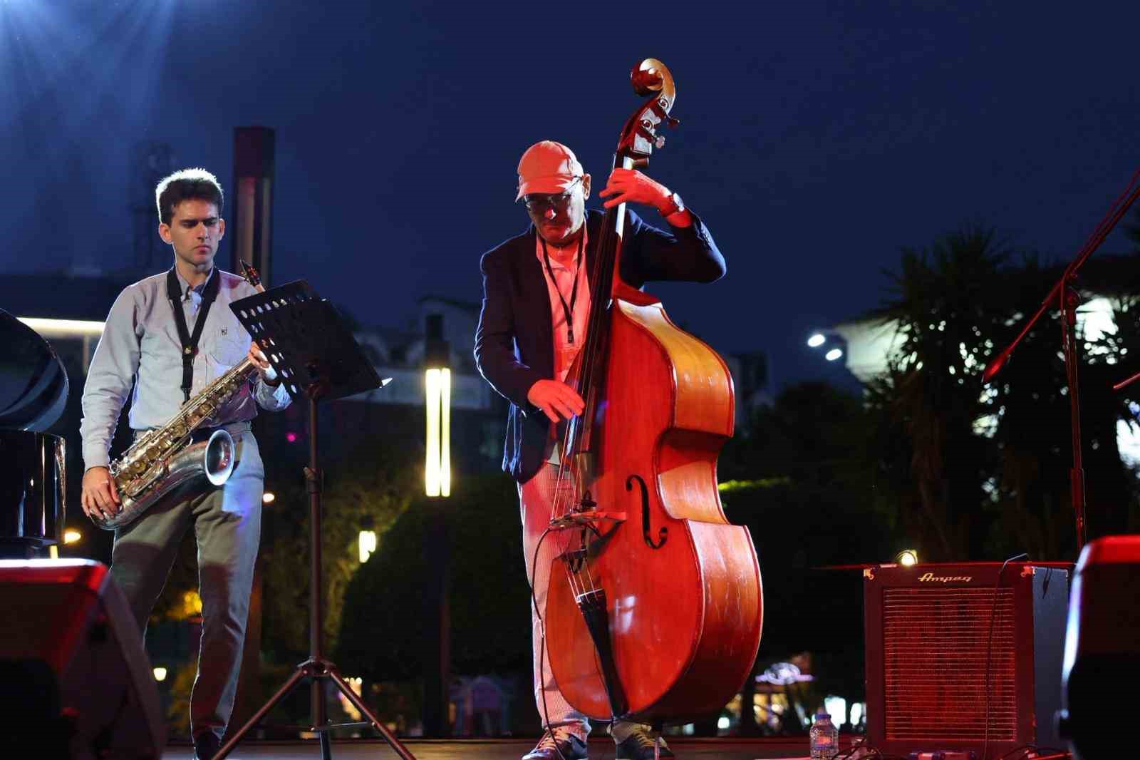 İtalya Salerno Giuseppe Martucci Konservatuvarı’nın "Fusion Project" ekibi, Marmaris’te sahne