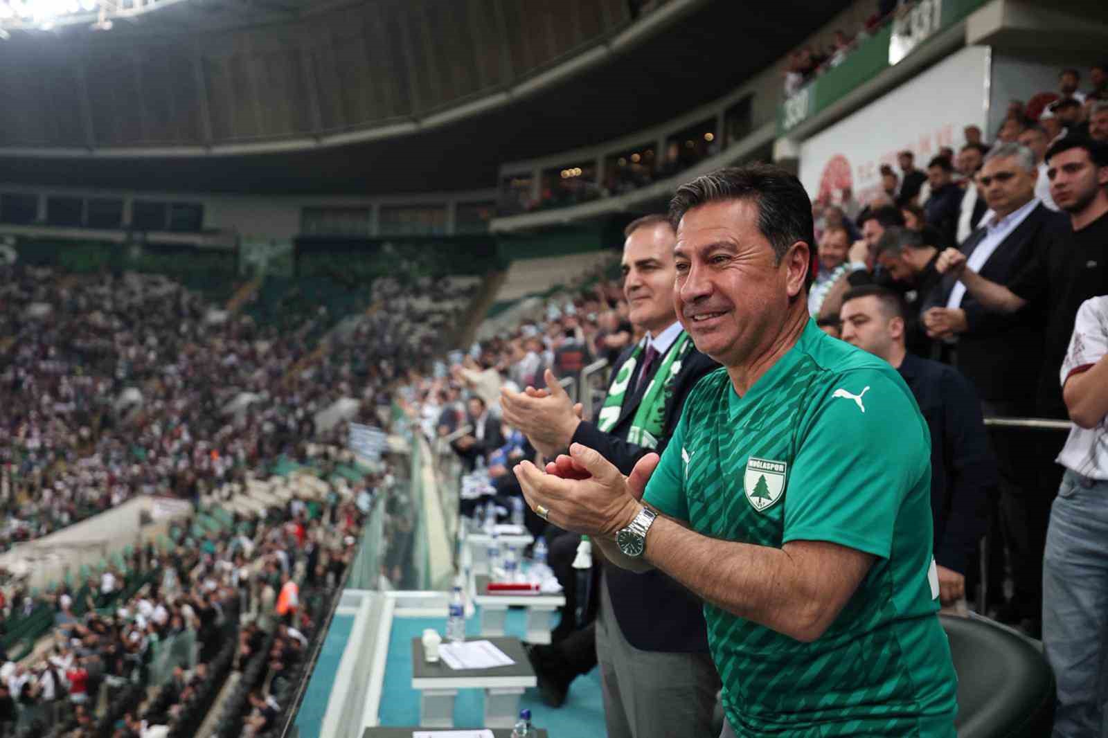 Muğlaspor’un Bursa Atatürk Spor Kompleksi Matlı Stadyumu’nda oynadığı final müsabakasını