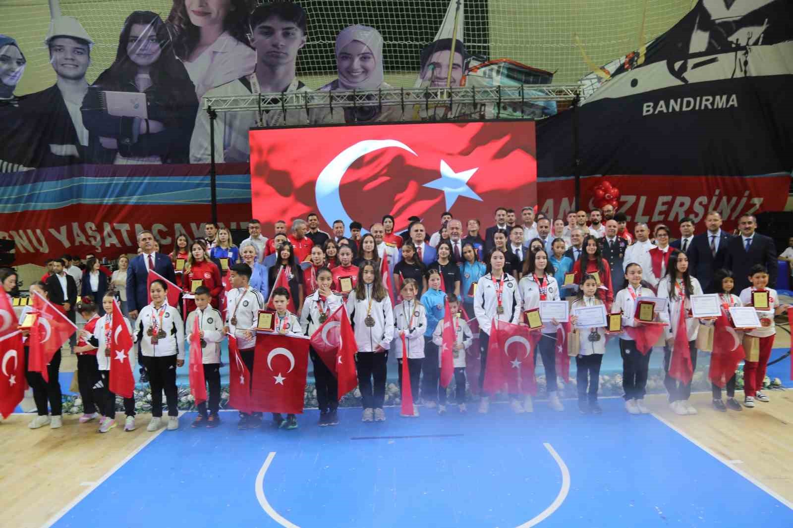 19 Mayıs Atatürk’ü Anma, Gençlik ve Spor Bayramı kutlamaları kapsamında