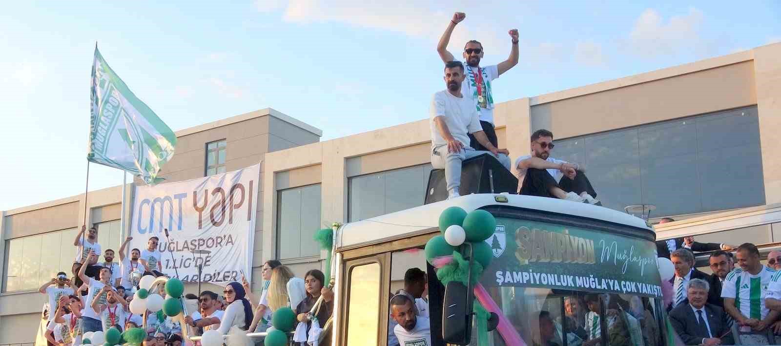 TFF 2. Lig 2025-2026 sezonunu şampiyon tamamlayarak adını üst lige