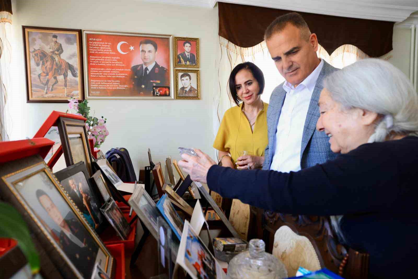 Muğla Valisi Dr. İdris Akbıyık, eşi Sevim Akbıyık, Muğla İl
