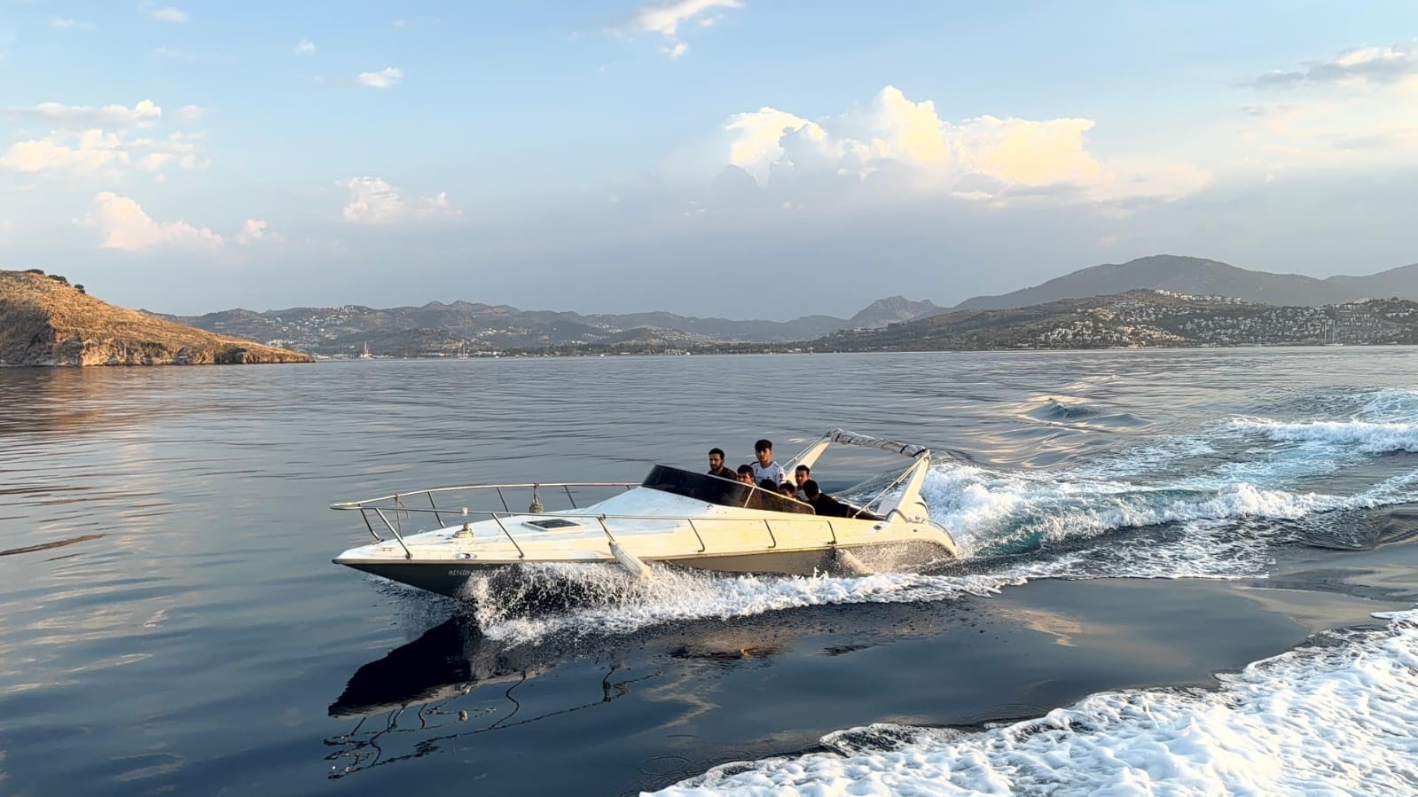 Muğla’nın Bodrum ilçesinde 7’si çocuk 18 düzensiz göçmen ile 2
