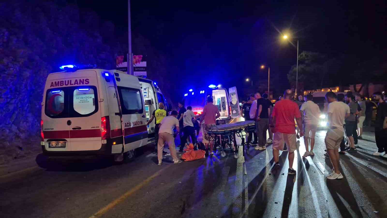 Muğla’nın Bodrum ilçesinde ticari taksinin motosiklete çarpması sonucu meydana gelen