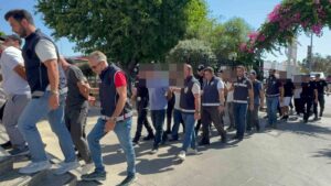 Muğla’nın Fethiye ilçesinde, göçmen kaçakçılığı operasyonunda 9 şüpheli tutuklandı. Cumhuriyet