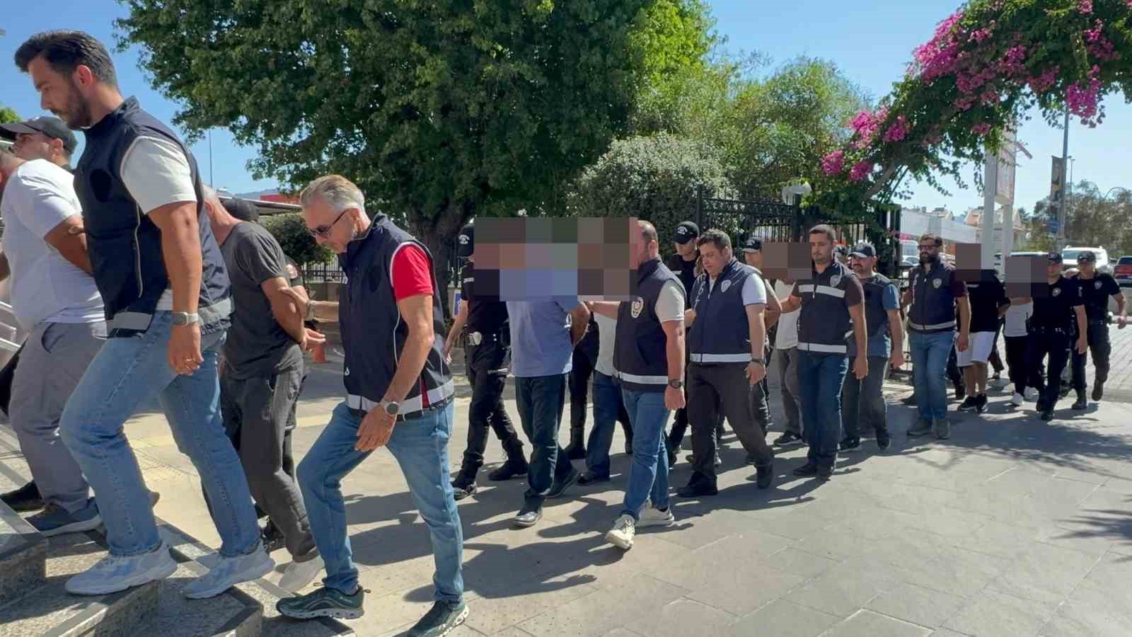 Muğla’nın Fethiye ilçesinde, göçmen kaçakçılığı operasyonunda 9 şüpheli tutuklandı. Cumhuriyet
