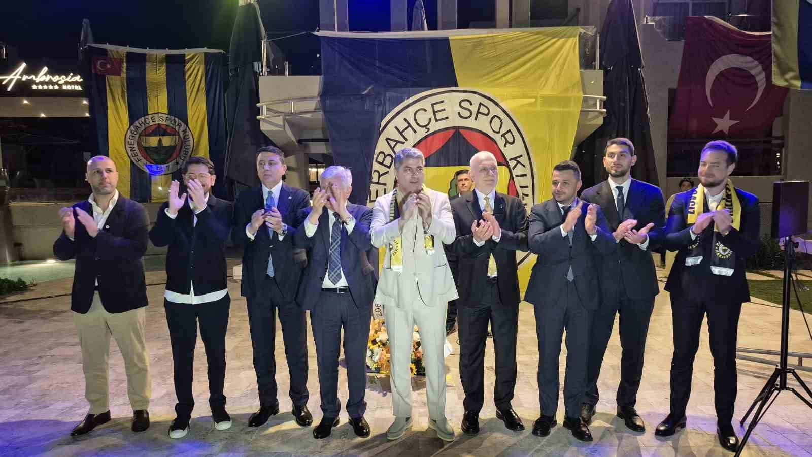 Fenerbahçe’nin başkan adaylarından Hakan Safi, Bodrum’daki sarı-lacivertlilerle bir araya geldiği
