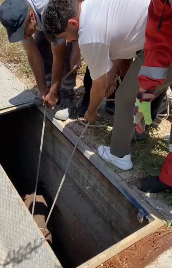 Muğla’nın Bodrum ilçesinde yaklaşık 3 metre derinliğindeki arıtma su hattının