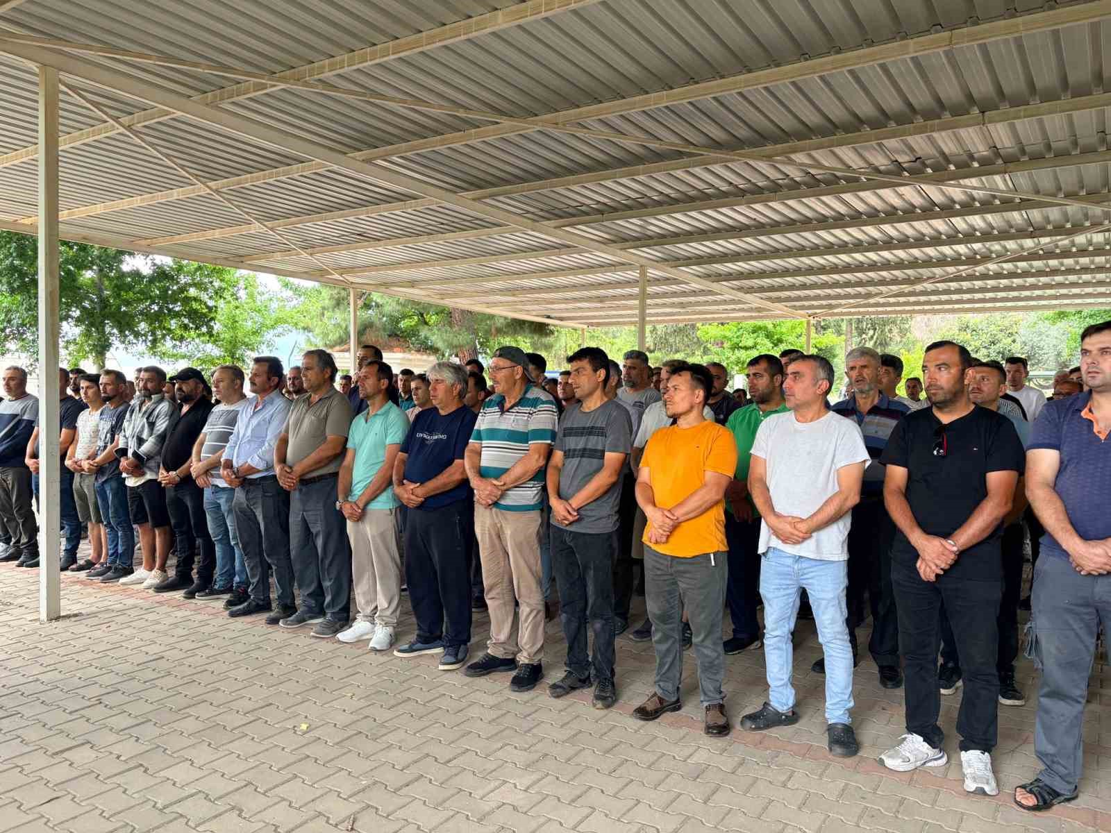 Muğla’nın Fethiye ilçesinde, kapı gıcırtısından rahatsızlık sebebiyle av tüfeğiyle ateş