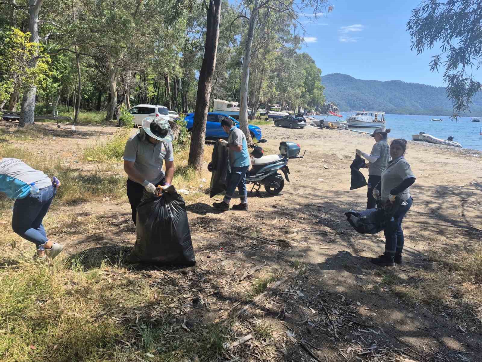 Kurban Bayramı tatili boyunca Marmaris Belediyesi Temizlik İşleri Müdürlüğü ekipleri
