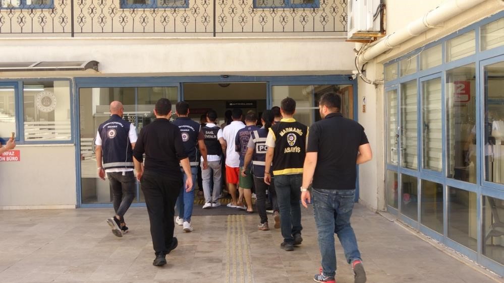 Muğla’nın Marmaris ilçesinde yasa dışı yollarla yurt dışına çıkış hazırlığında