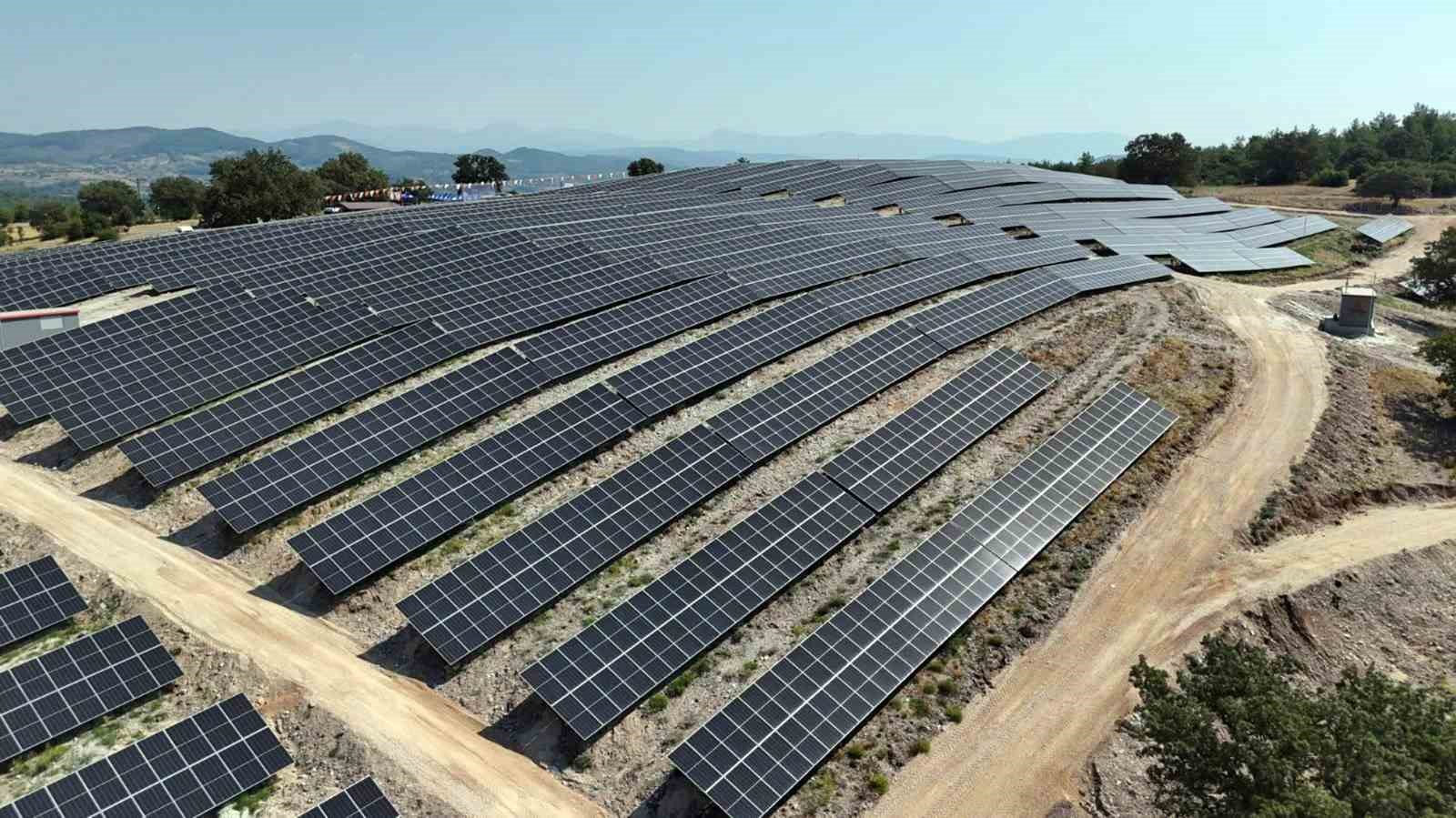 Türkiye’de ilk lisanslı güneş enerjisi santraline sahip olan Muğla Büyükşehir
