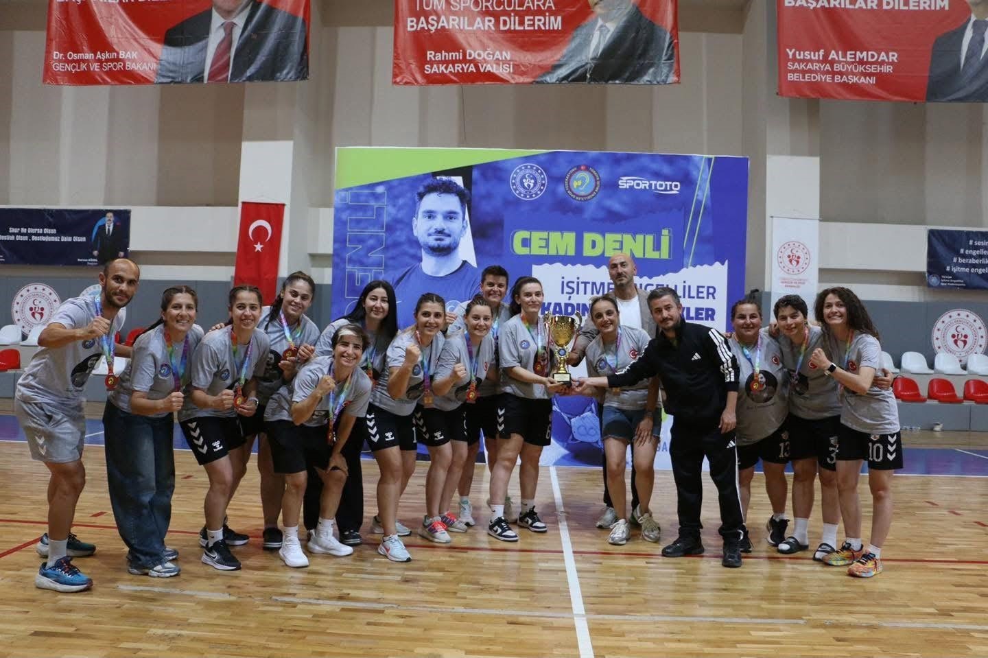 Cem Denli İşitme Engelliler Kadınlar Hentbol Türkiye Şampiyonası’na ilk kez