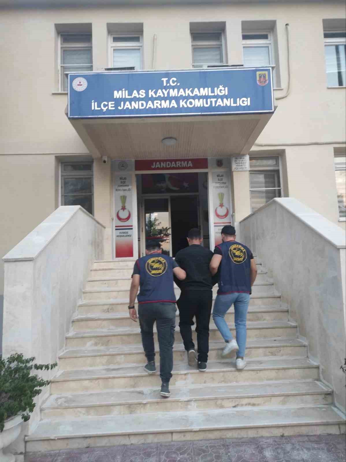 Muğla’da jandarma ekipleri bir haftalık çalışmada 22 bin 730 şahsı