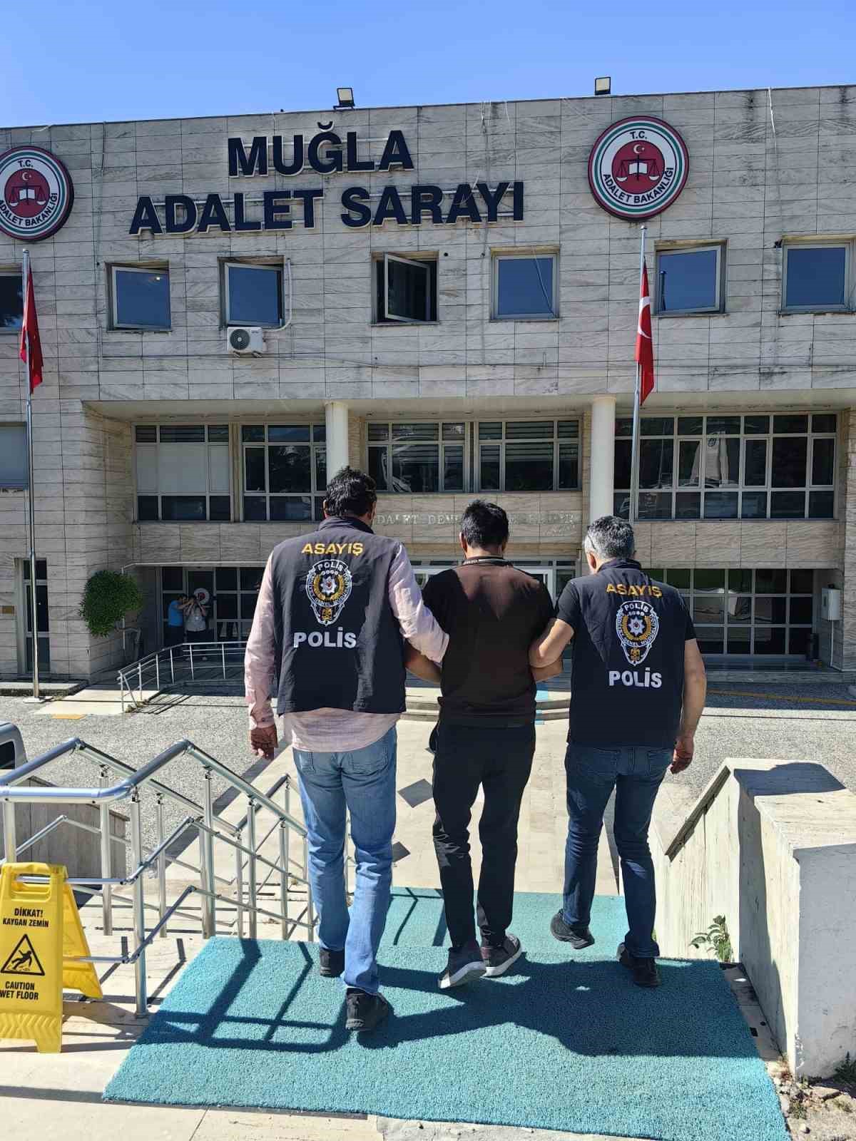 Muğla’da çeşitli suçlardan aranması bulunan ve cezaevi firarisi olarak aranan