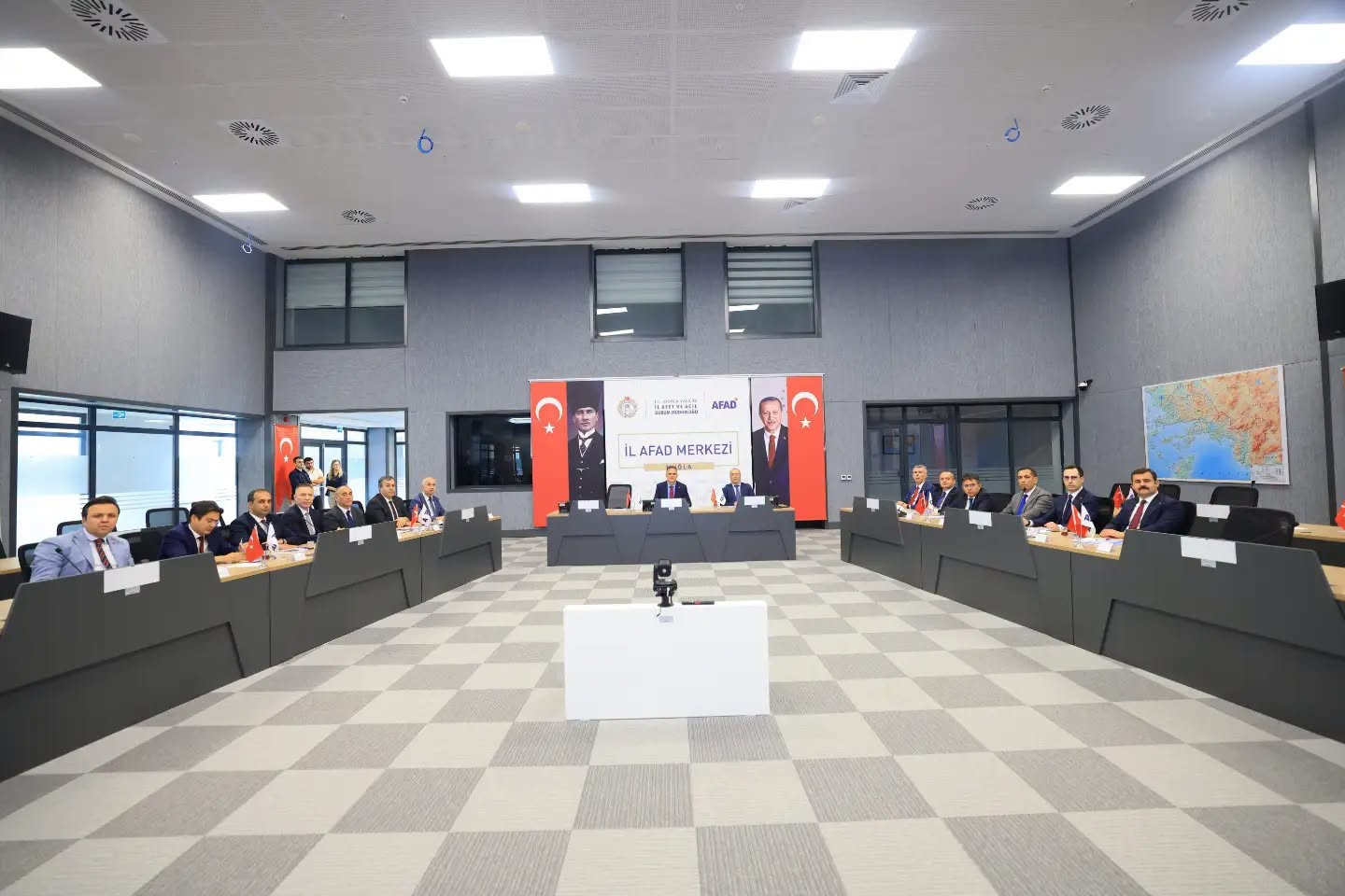 Muğla Valisi Dr. İdris Akbıyık başkanlığında, il genelindeki ilçe kaymakamlarının