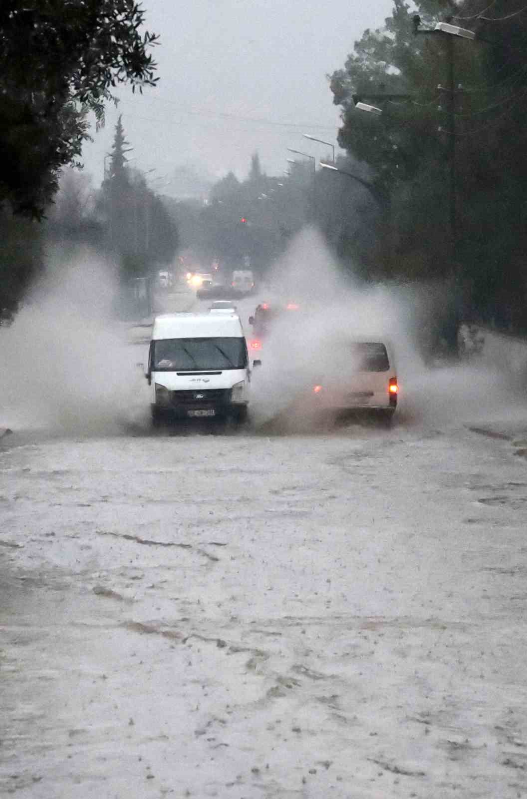 Meteoroloji 4. Bölge Müdürlüğü Bölge Tahmin ve Uyarı Merkezinden yapılan