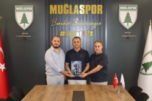 Türkiye Briç Federasyonu tarafından düzenlenen organizasyonda müthiş bir performans sergileyen