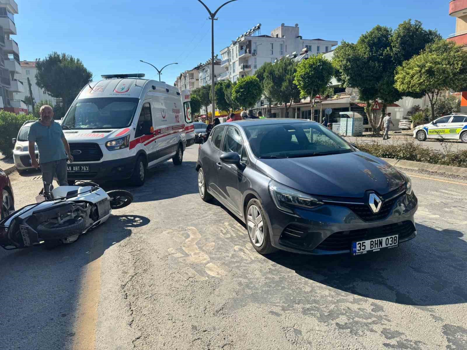 Muğla’nın Ortaca ilçesinde iddiaya göre yayaya yol vermek için duran
