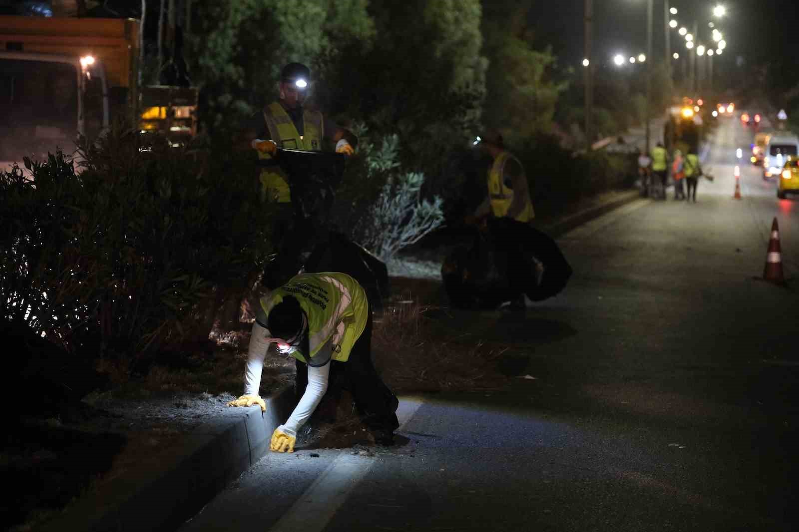 Bodrum Belediyesi Park ve Bahçeler Müdürlüğü ekipleri, gündüz saatlerinde yaşanan