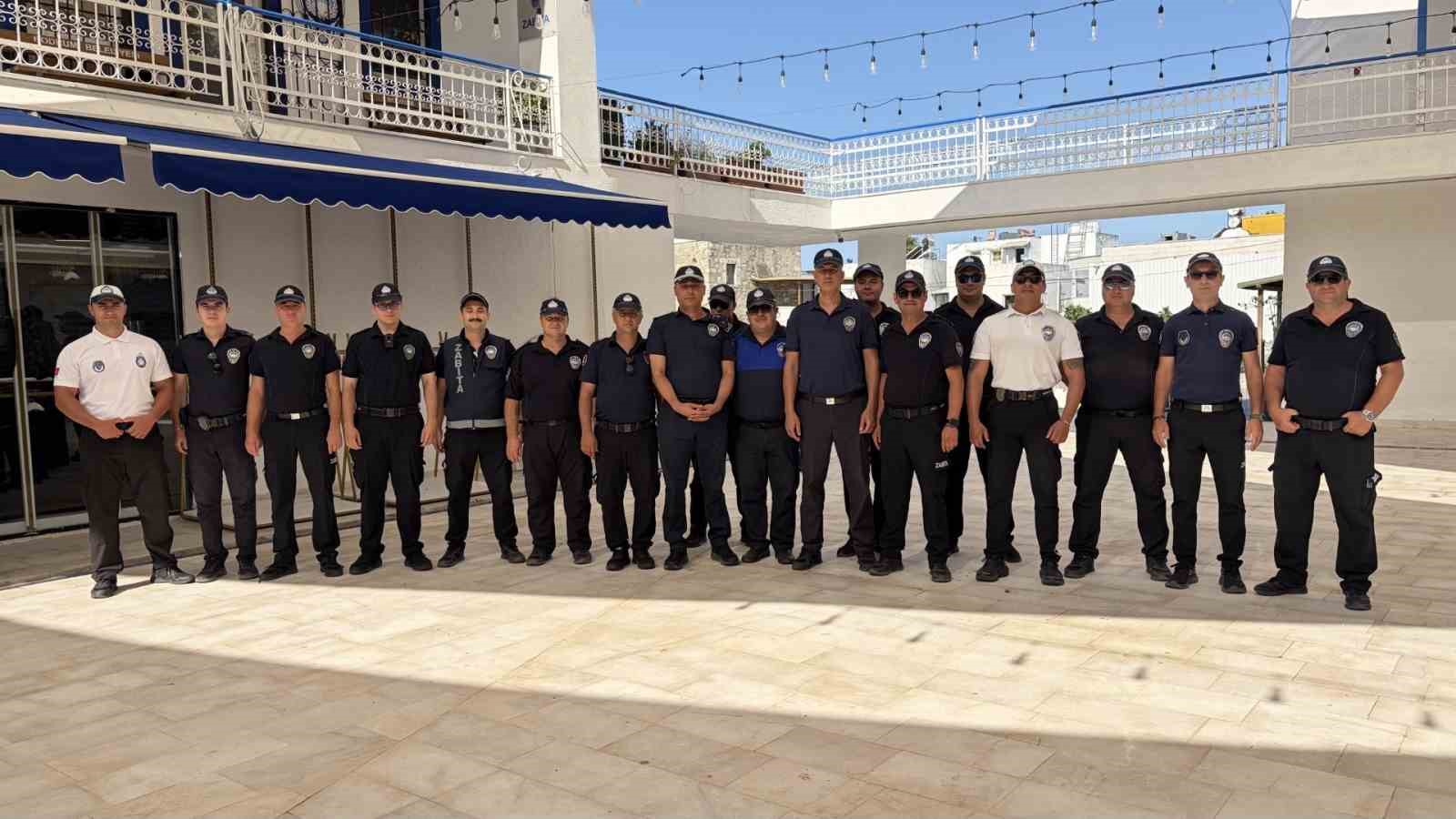Bodrum Belediyesi Zabıta Müdürlüğü ile Bodrum İlçe Emniyet Müdürlüğü ekipleri,