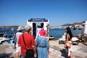 Bodrum Belediyesi tarafından hayata geçirilen "Maviye Açılan Kapı" projesinin ilk