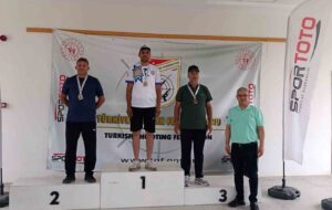 Muğla Büyükşehir Belediyesi Spor Kulübü sporcuları, trap ve satrançta elde