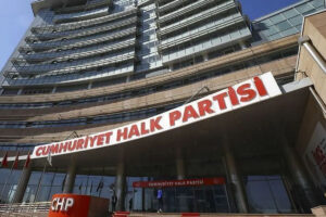 CHP yönetimi 26 il başkanını görevden aldı. 7 il başkanı