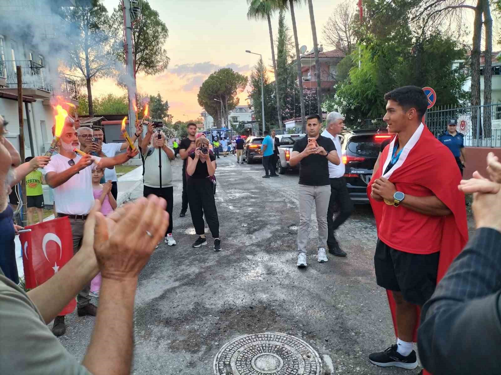 Muğla’nın Köyceğiz ilçesinden milli kanocu Rahmi Kaan Karahan, Kanada’nın Halifax