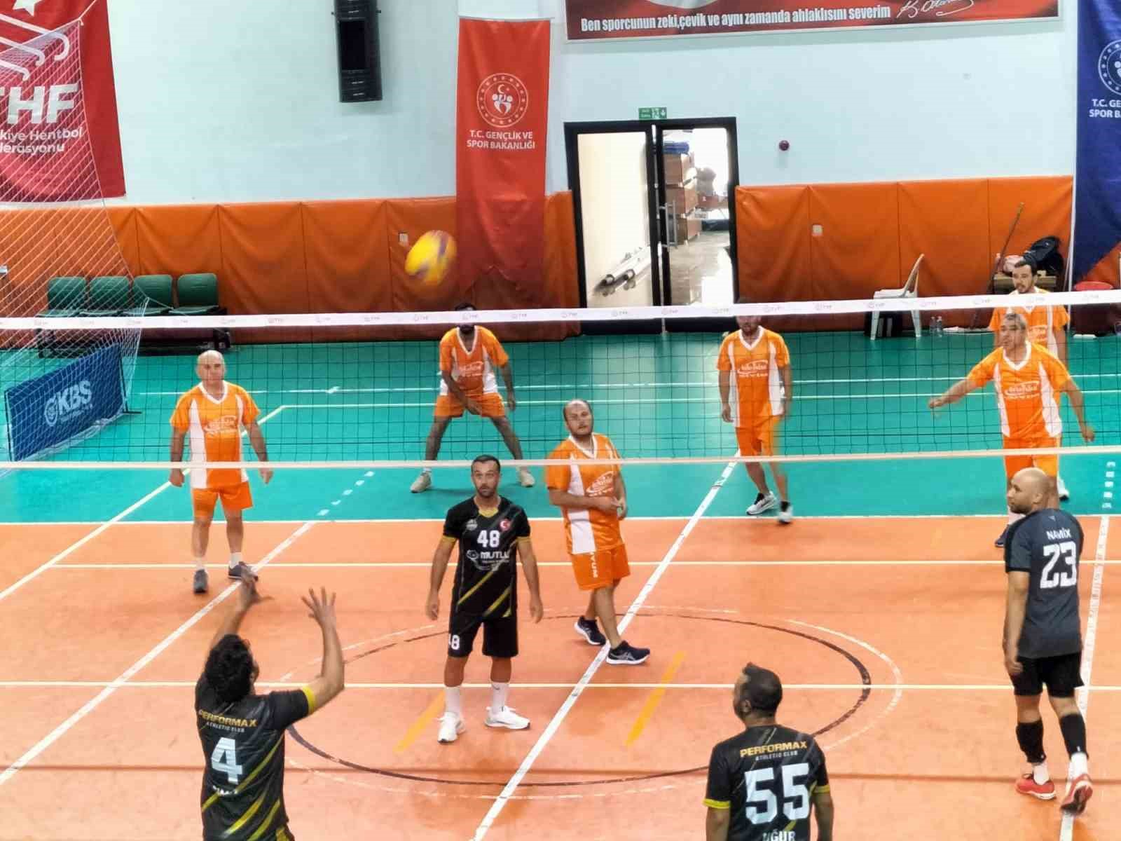 Muğla’nın Köyceğiz ilçesinde ‘Yaza Merhaba Veteran Voleybol Turnuvası’ 10-11-12 Temmuz