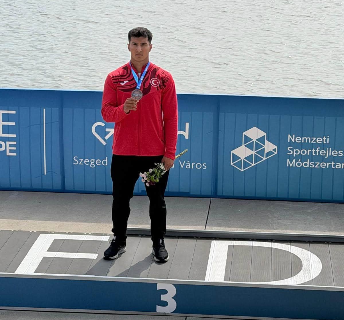 Muğla’nın Köyceğiz Su Sporları Sporcu Eğitim Merkezi sporcusu Dünya Şampiyonu