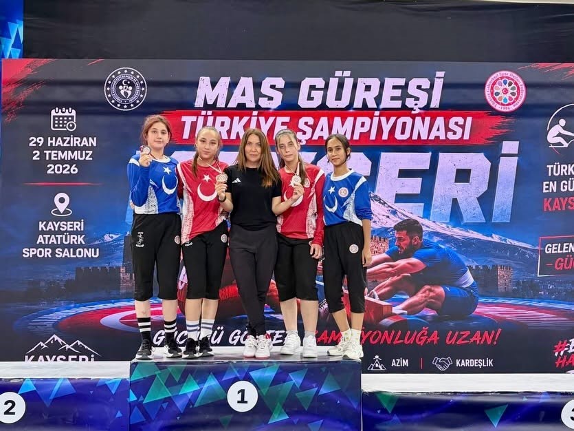 Muğla’nın Köyceğiz ilçesi Gençlikspor güreşçileri Mas Güreşinde 2 altın 1