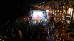 Marmaris Halk Plajı iki gün boyunca müzik ve dansın ritmiyle