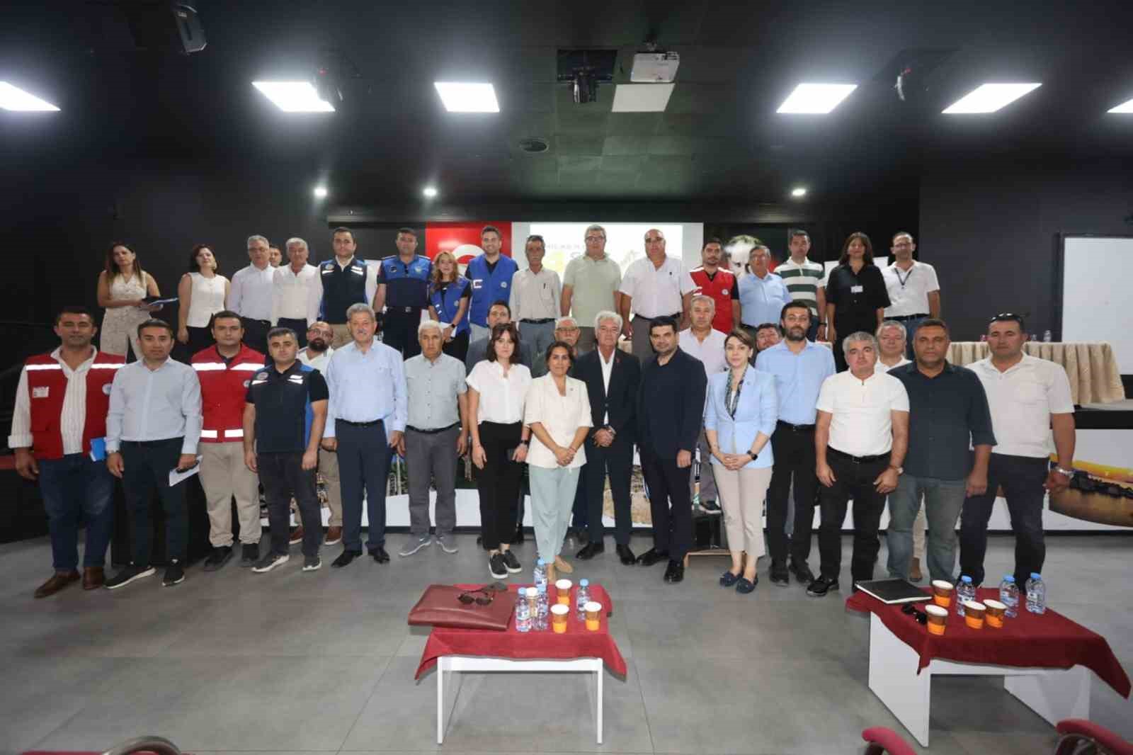 Muğla Büyükşehir Belediyesi, mahallelerin ihtiyaçlarının yerinde tespit edilmesi ve hizmetlerin