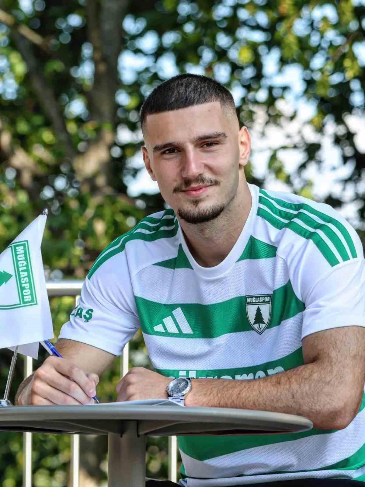 Yeni sezon transfer çalışmalarını sürdüren Muğlaspor, hücum hattını genç bir