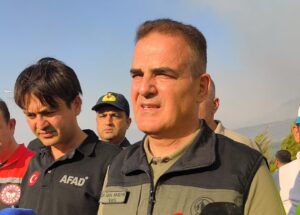 Muğla Valisi Dr. İdris Akbıyık Seydikemer yangın bölgesinde incelemelerde bulunduktan