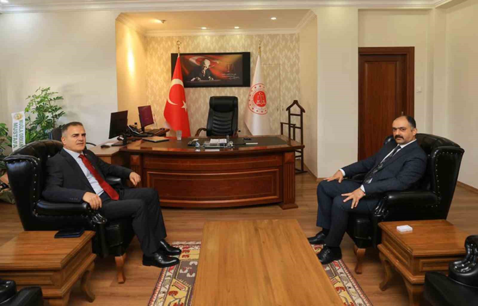 Muğla Valisi Dr. İdris Akbıyık, Muğla Cumhuriyet Başsavcısı Necati Kayaközü’nü