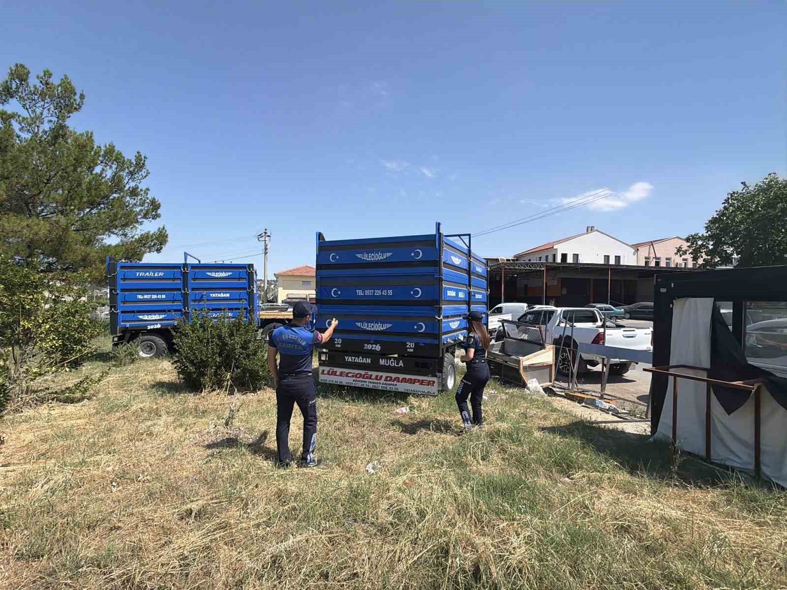 Muğla’nın Yatağan ilçesinde, sanayi sitesi ve TOKİ yol güzergahında uzun
