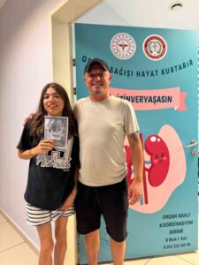 Kronik böbrek yetmezliği nedeniyle 13 yaşından bu yana haftanın üç