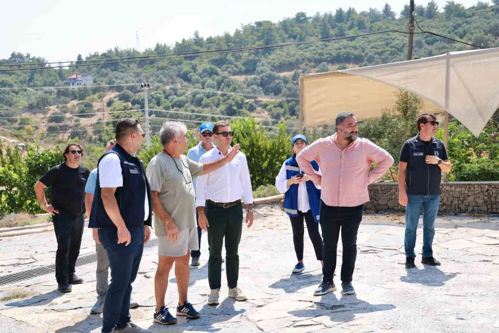 Bodrum Belediye Başkanı Tamer Mandalinci, mahallelerin ihtiyaçlarını yerinde tespit etmek,