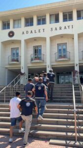 Muğla’nın Bodrum ve Marmaris ilçelerinde göçmen kaçakçılarına yönelik düzenlenen operasyonlarda
