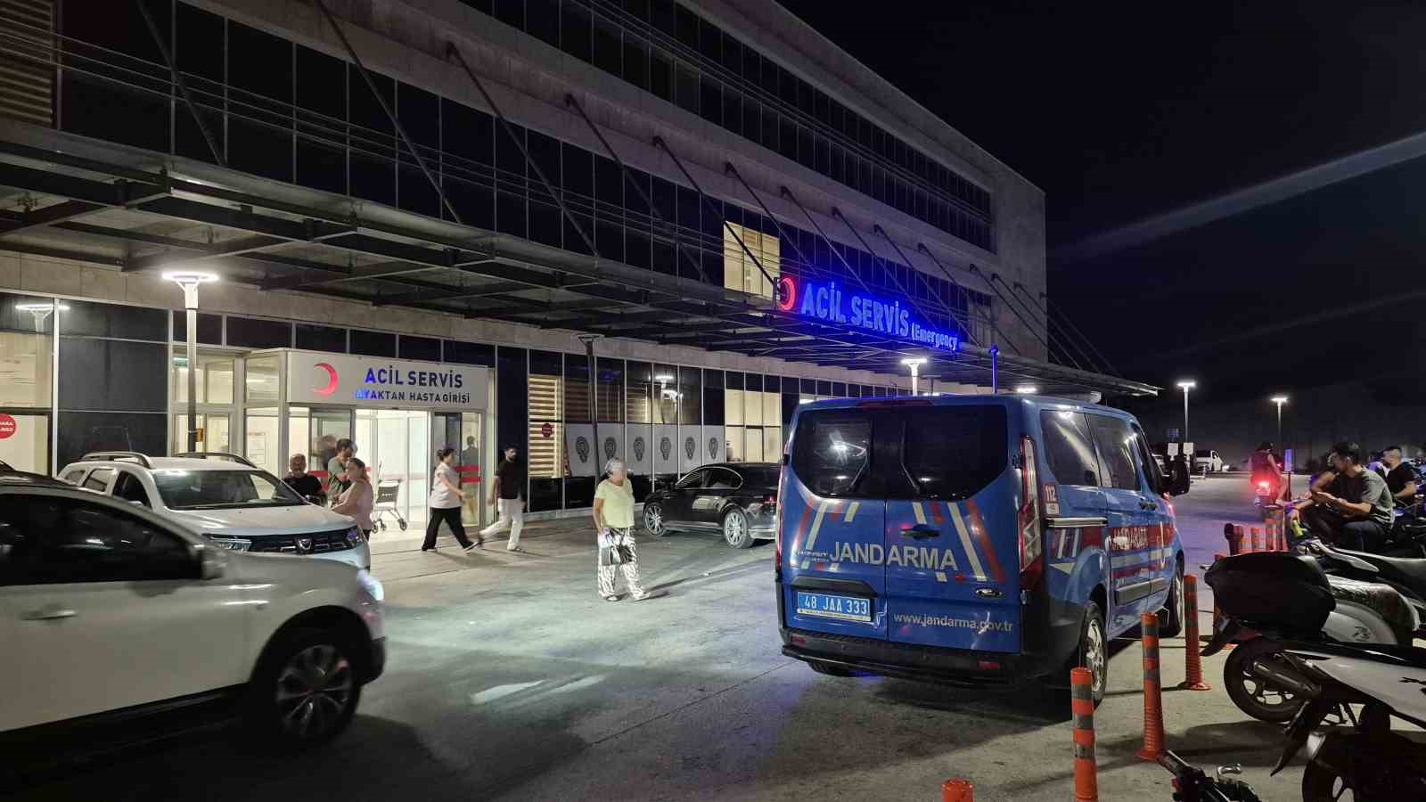 Muğla’nın Bodrum ilçesinde faaliyet gösteren bir otelde havuz bakım çalışmaları